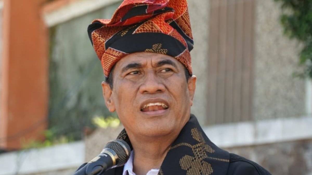 Berikan Beasiswa Bagi Santri di Sumbawa, Mentan Amran: Saya Wakafkan Diri untuk Tanah Air