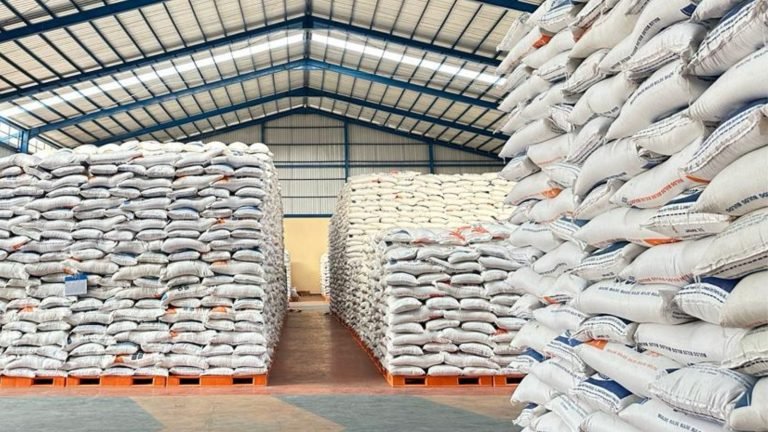 BULOG Pastikan Kualitas Stok Beras Nasional Tetap Terjaga